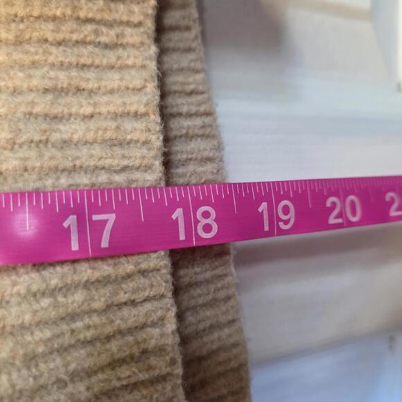 Happily Grey Women's Tan Turtleneck Cropped Sweater w/ Fringe Detail- size Large - Picture 7 of 7